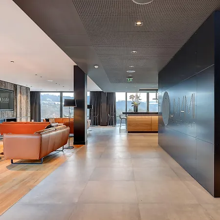 R Experiences Hotel