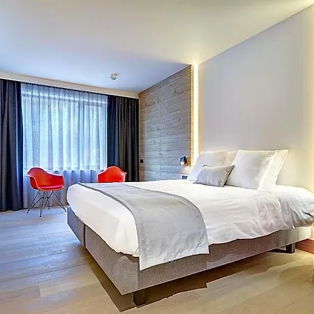 R Experiences Hotel