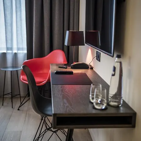 R Experiences 호텔 4*