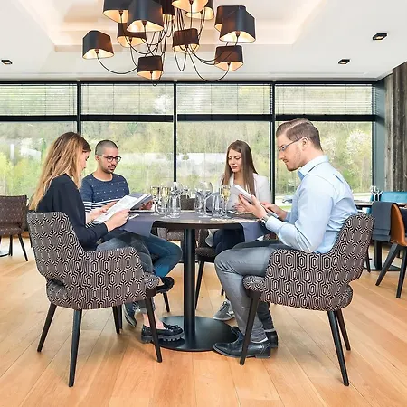 R Experiences 호텔