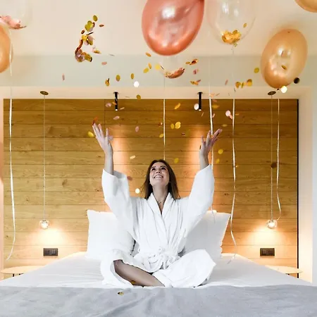 R Experiences Hotel