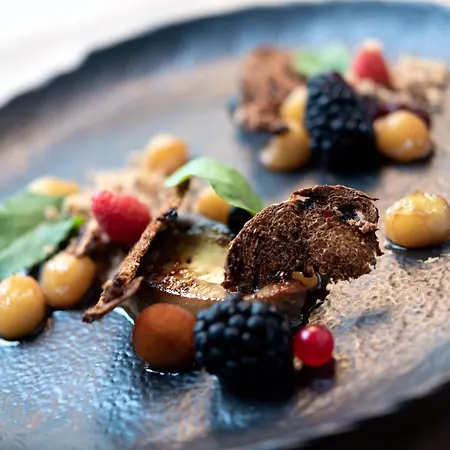 R Experiences 호텔 4*