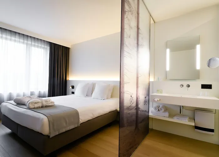 R Experiences Hotel 4*