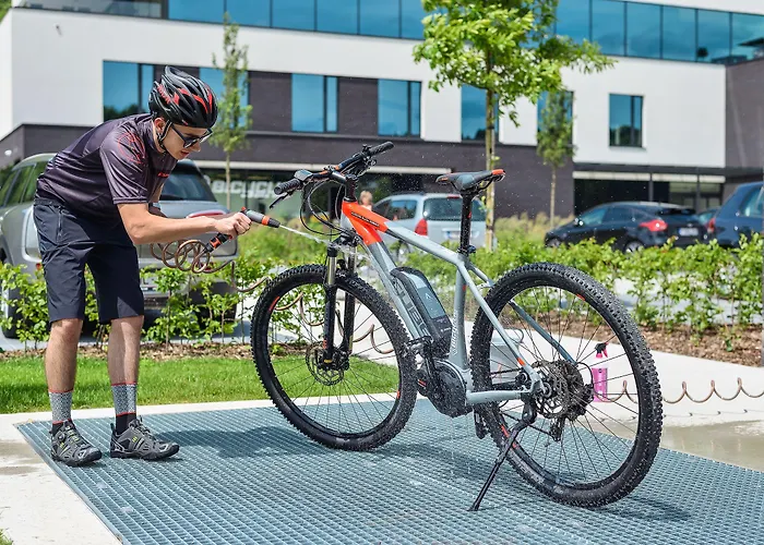 R Experiences Szálloda 4*