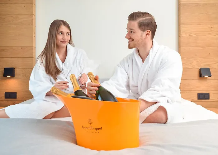 R Experiences Szálloda 4*